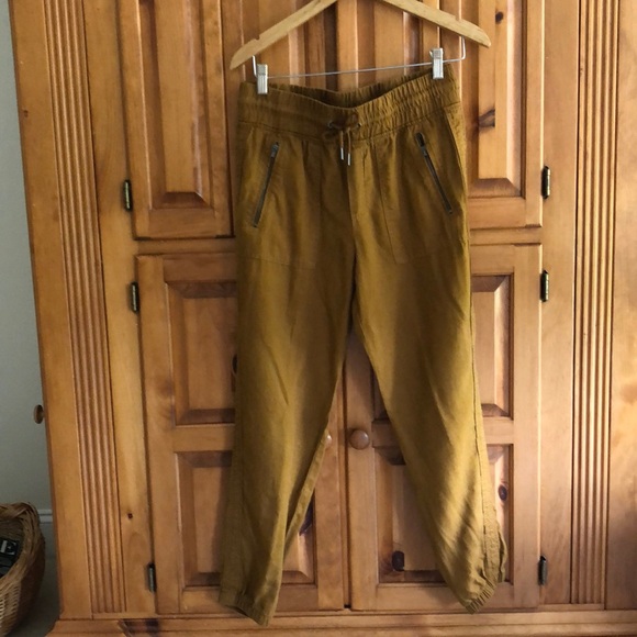 Athleta Cabo Linen Jogger. Machine washable fabric with a relaxed fit. Worn 2x - Picture 2 of 15